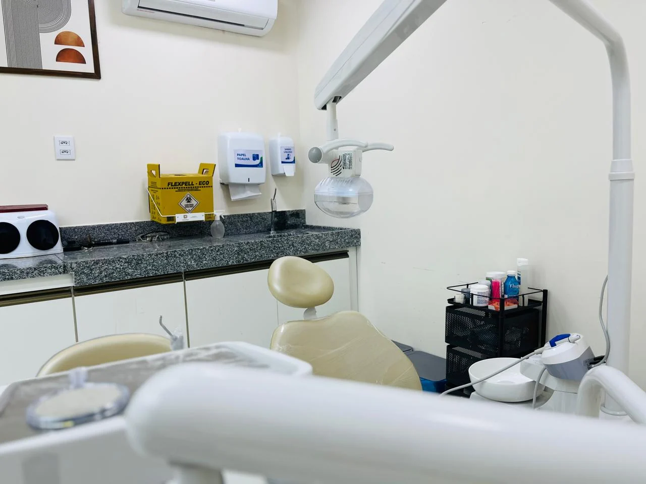 Consultório odontológico equipado